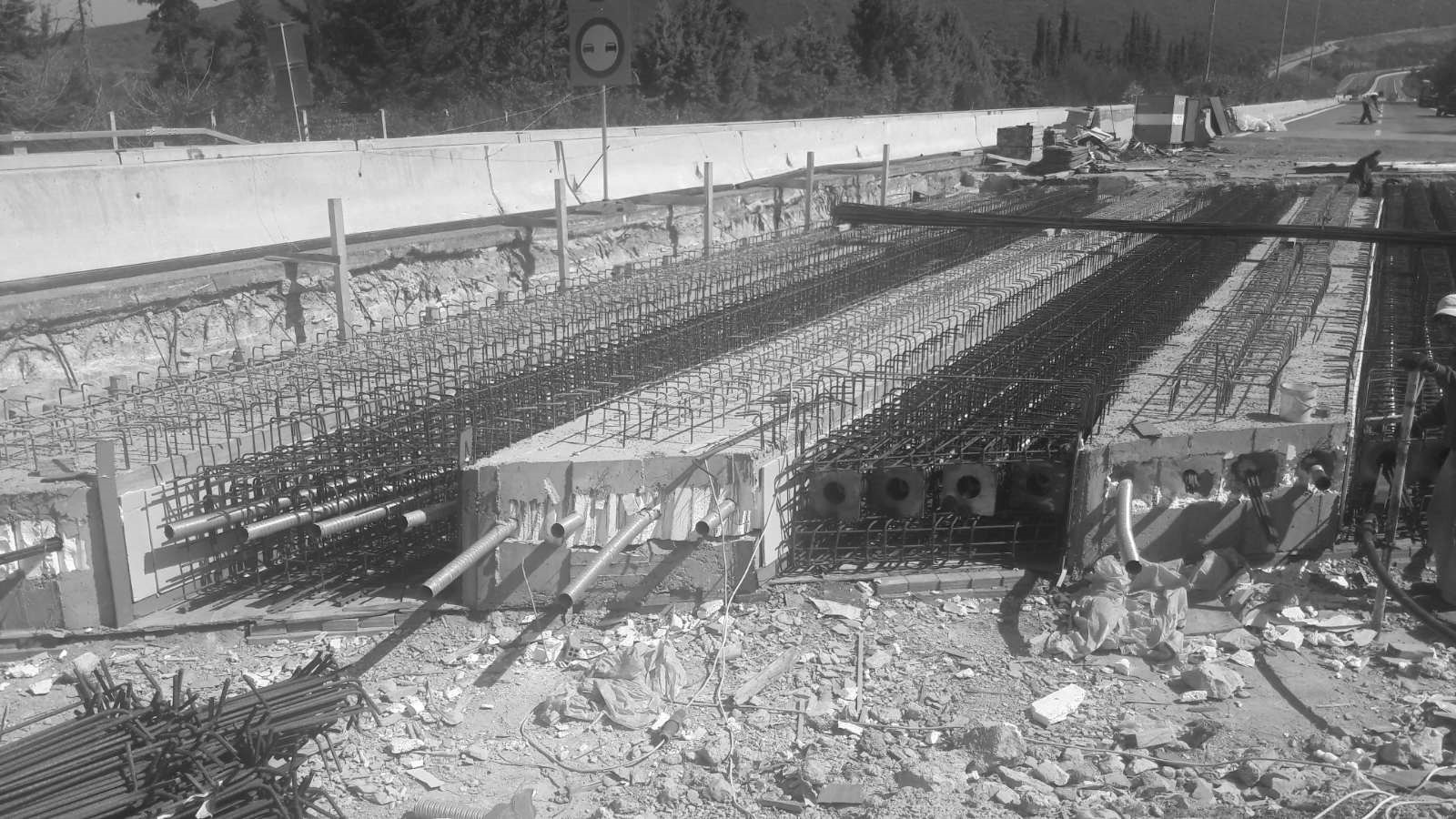 Εργασίες σε γέφυρα κατά την ανακατασκευή στη Στυλίδα